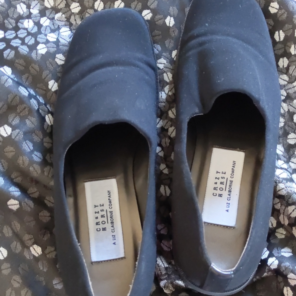 Black heeled platform dress shoes